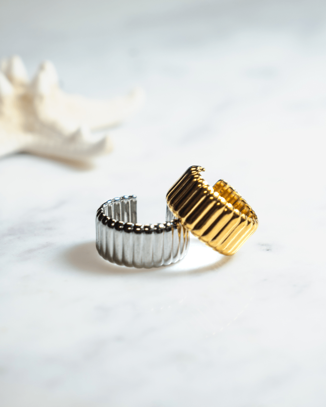Anillo dorado y plata l?neas grueso