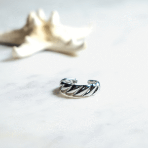 Anillo plata rayas diagonales