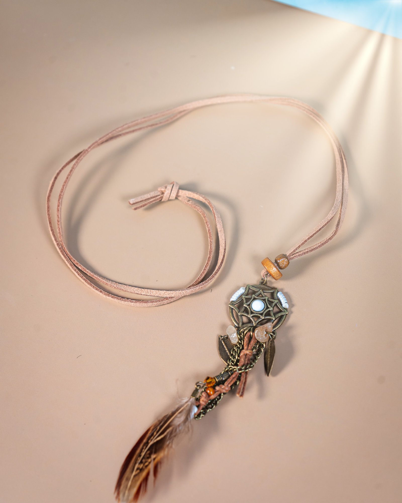 Wild Shore Feather Necklace | RESORT WEAR