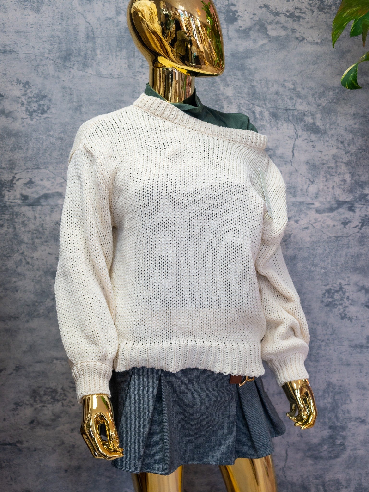 Apricot influencer sweater | RESORT WEAR - Image 2